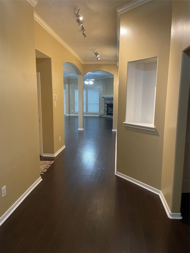 Building Photo - 19530 Village Of Bridgestone Ln