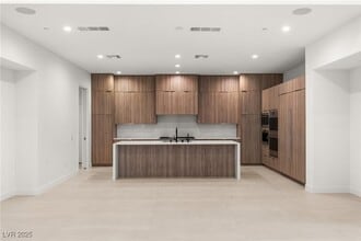 Building Photo - 7385 Heron Cyn Ct