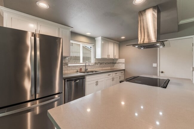 Building Photo - 10222 Sunol Way