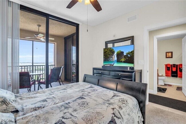 Foto del edificio - 5781 Cape Harbour Dr