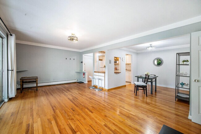 Building Photo - 1209 Island Dr