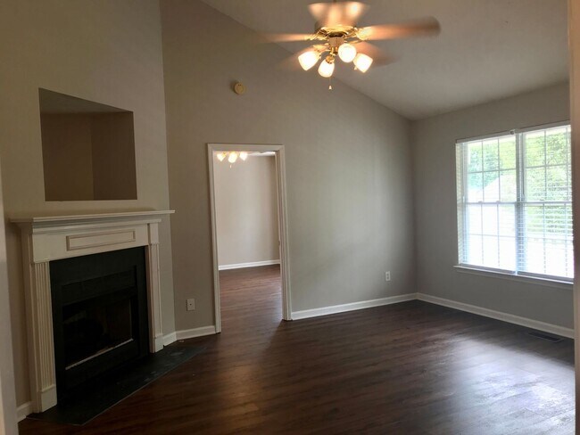 Building Photo - 3 br, 2 bath House - 713 Veneta View Drive