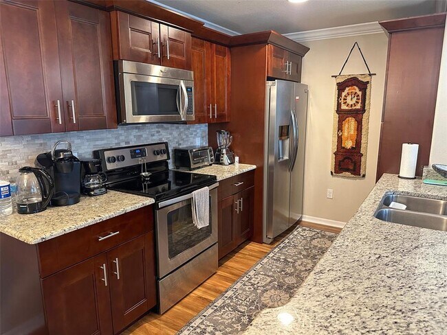 Building Photo - 6420 Banyan Blvd