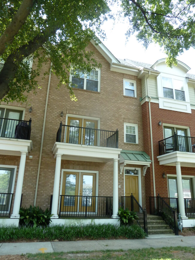 Building Photo - 939 Bolling Ave