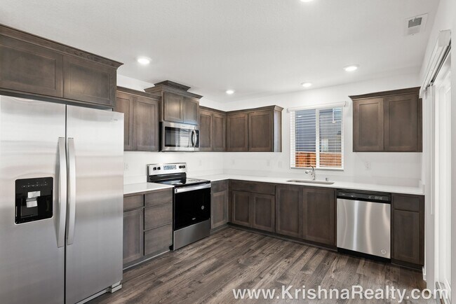 Foto del edificio - Beautiful Brand-New Single-Family Home for...