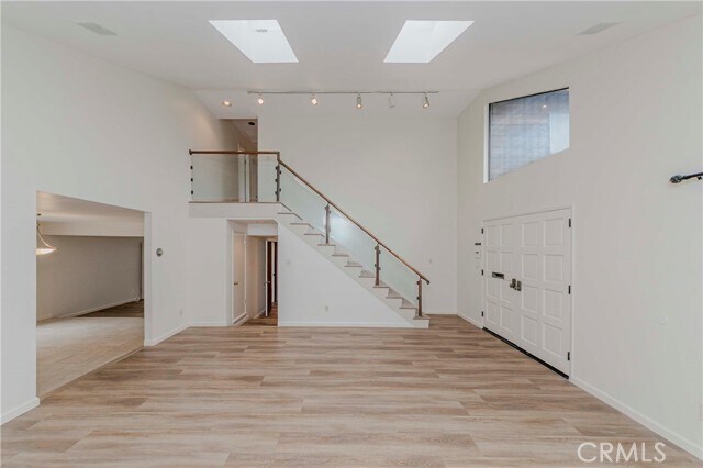 Foto del edificio - 1113 Steinhart Ave