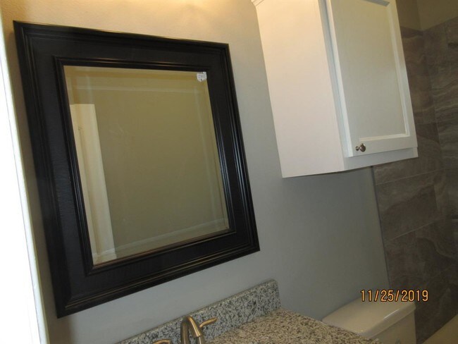 Foto del edificio - 25571 Deerbrook Dr