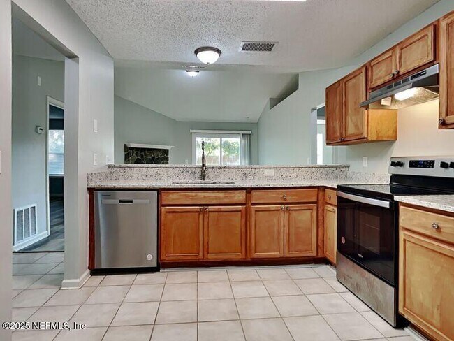 Foto del edificio - 7783 Allspice Cir E