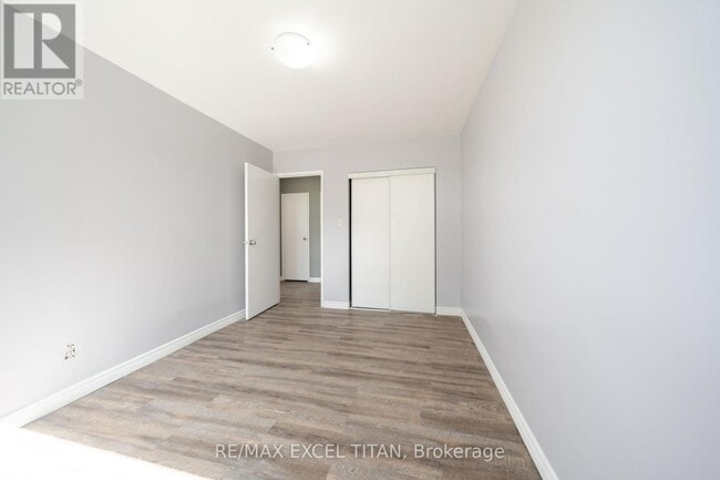 Building Photo - 799 Robinson St