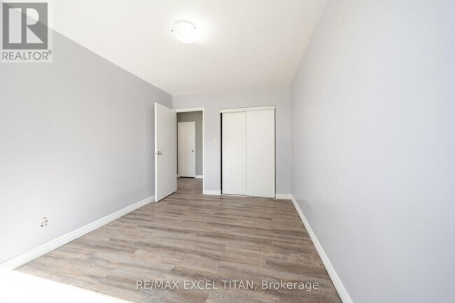 Photo du bâtiment - 799 Robinson St