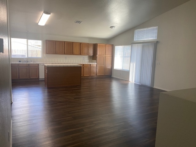 Foto del edificio - 43514 Mahogany St