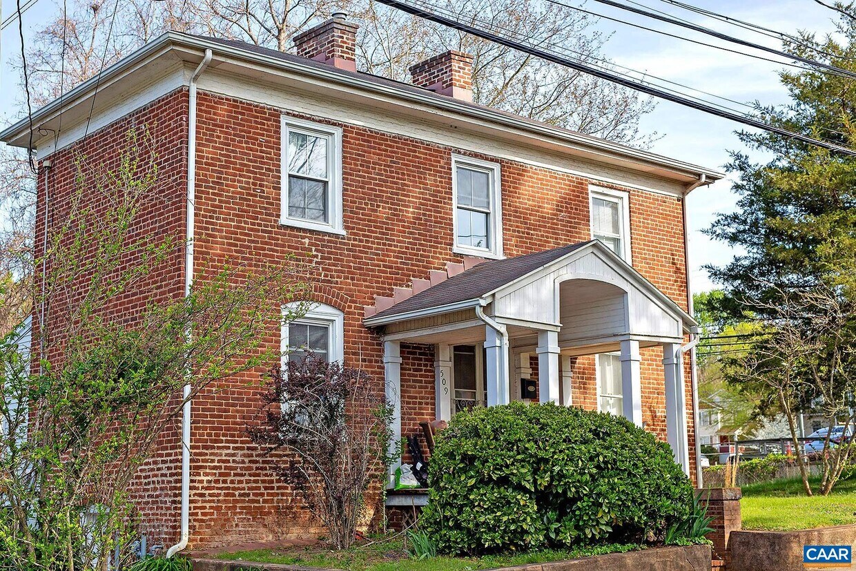Foto principal - 509-7 1/2 7 1/2 St SW