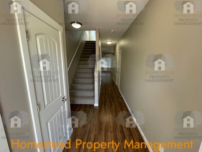 Building Photo - 1410-1412 Marigold Dr