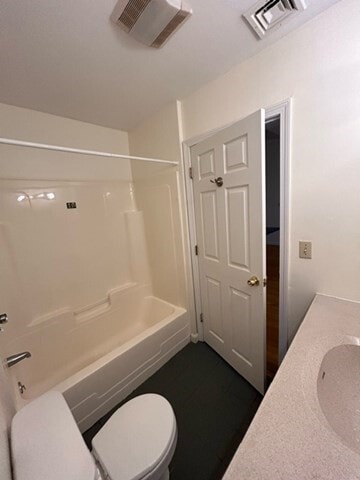 Building Photo - 23 Grove 2L Grv