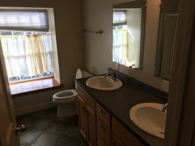 Double Sink - 28 Jordan St