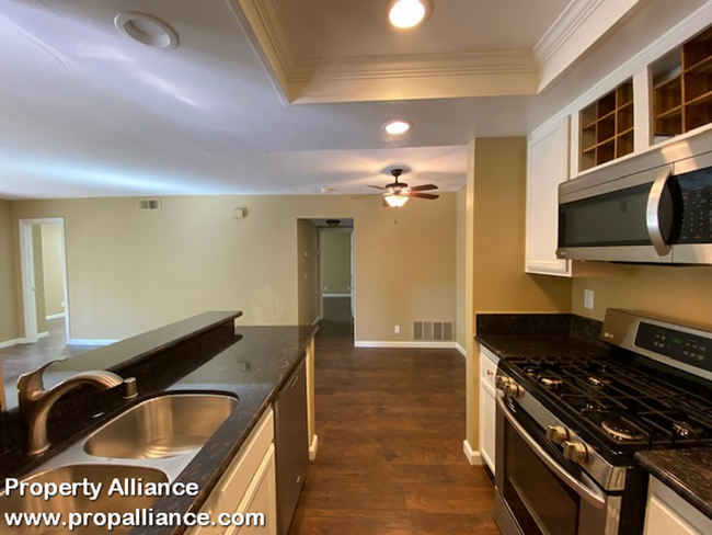 Building Photo - 1095 Shadowridge Dr