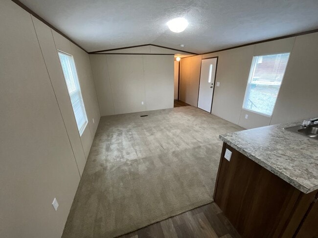 Foto del edificio - 2 Bedroom 2 Bathroom Mobile Home