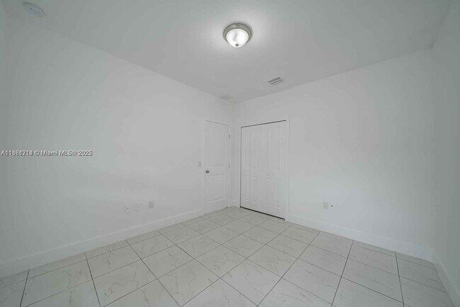 Foto del edificio - 14750 NE 7th Ave