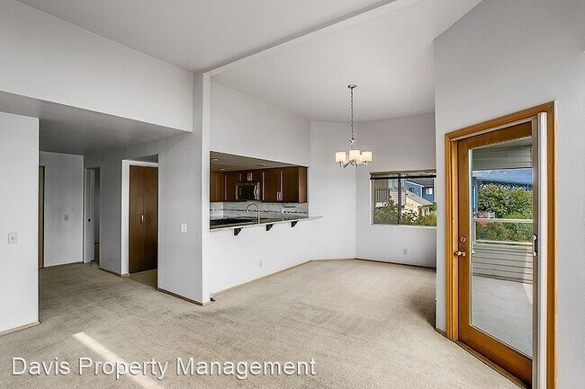 Building Photo - 2 br, 2 bath House - 2522 Dexter AVE N, #301