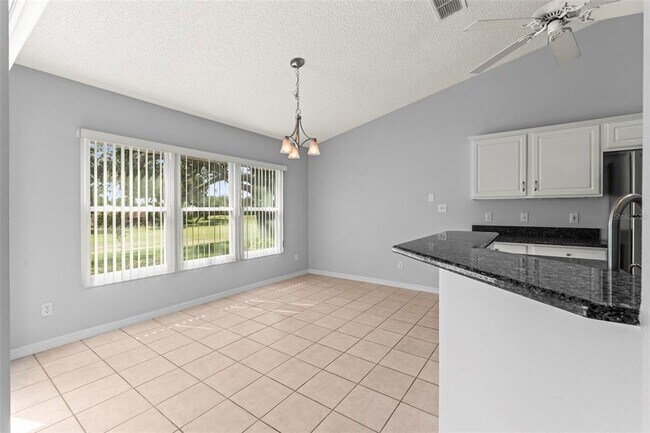 Building Photo - 25316 Crestwater Dr