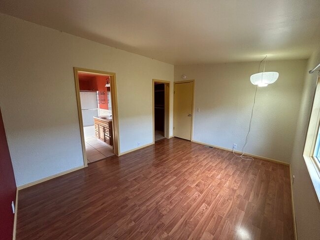 Foto del edificio - 554 Sanford Ave