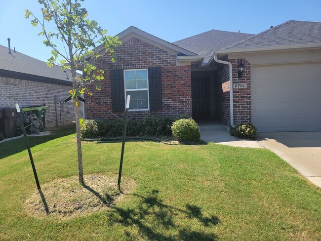 Foto del edificio - 8701 Gibbs Dr