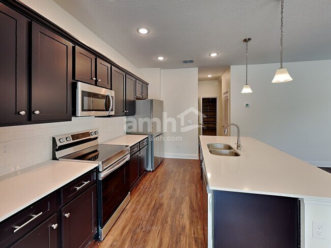 Building Photo - 2812 Ponds Trl