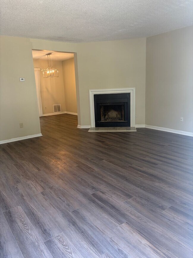 Foto del edificio - Stepless Townhome