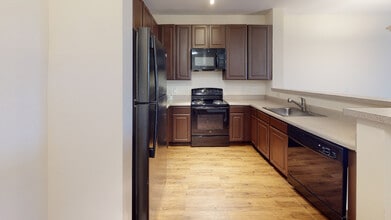 Interior Photo - 20 Lambourne