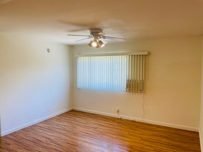 Foto del edificio - Westwood Plaza Apartments