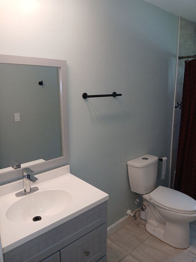 Foto del edificio - Beautiful, spacious 3 bedroom, 2 bathroom ...