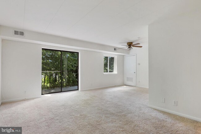 Building Photo - 6250 Edsall Rd