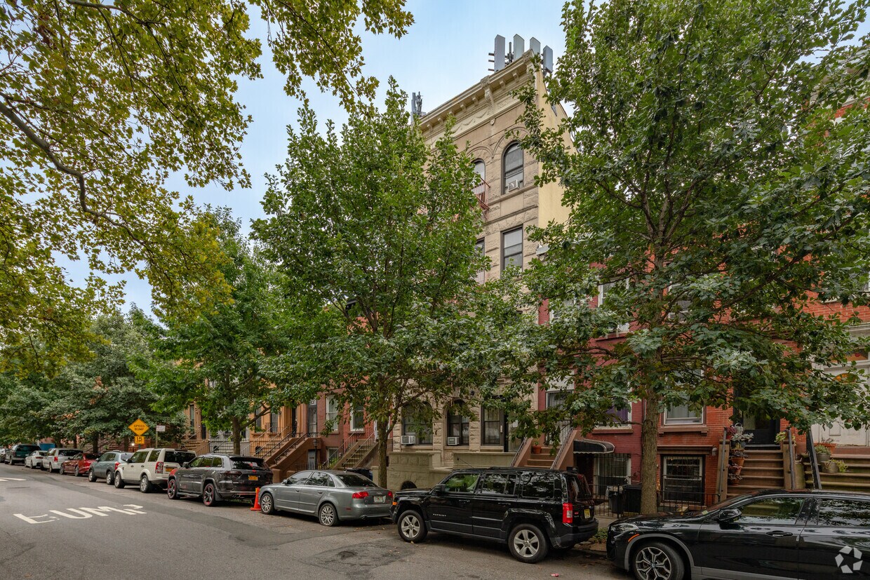 Foto principal - 328 Madison St