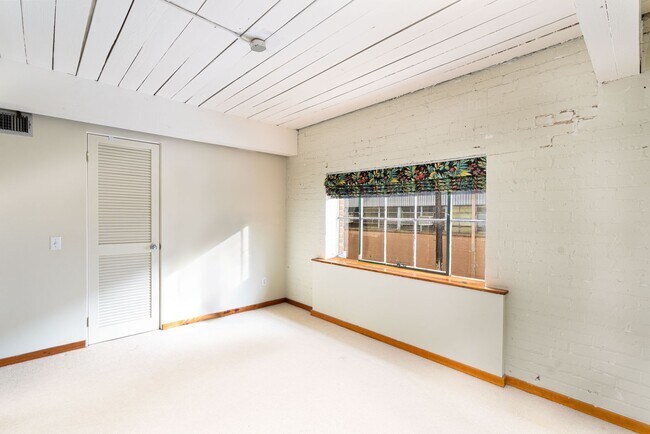 Foto del edificio - Stunning 2 Bedroom 2 Bathroom Condo in the...