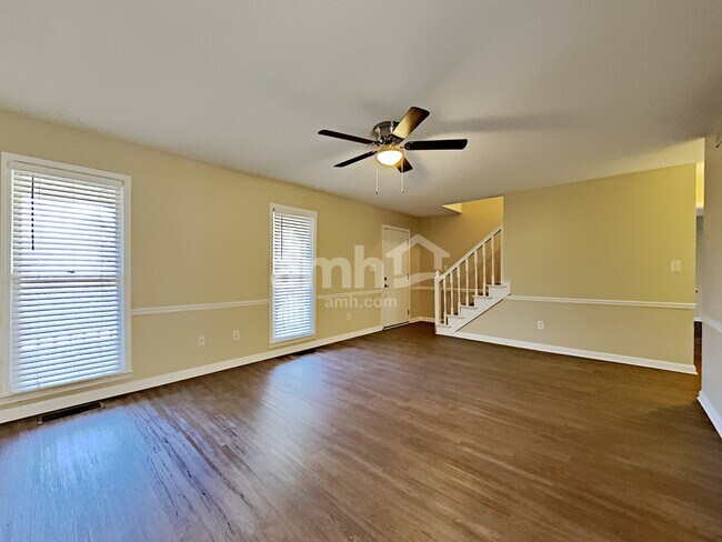 Building Photo - 34 Bell Ct