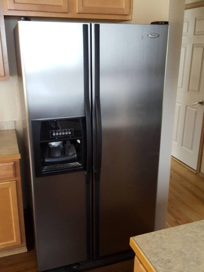 Building Photo - Application Pending - Nicely Renewed 4 bed 2.5 bath 2,050 sqft Home for Rent