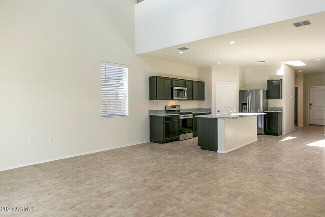 Foto del edificio - 3681 N 307th Dr