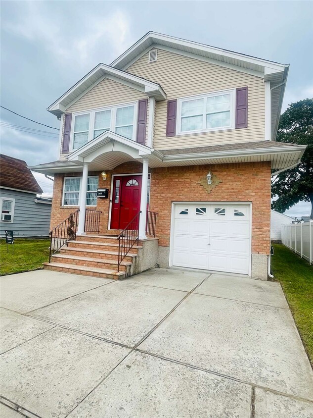1332 Star Ave, Elmont, NY 11003 Townhome Rentals in Elmont NY