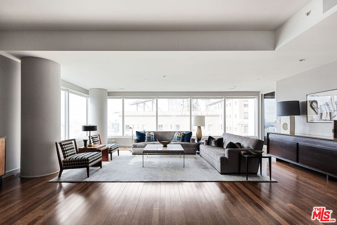 Foto principal - 6250 Hollywood Blvd