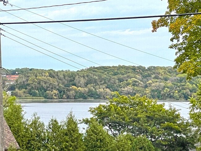 Foto del edificio - Location, Location, Wayzata Schools, View ...