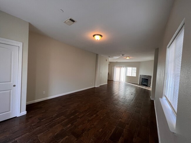 Building Photo - 415 Hetherington Cir