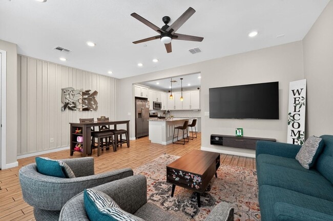 Building Photo - 4077 S Sabrina Dr