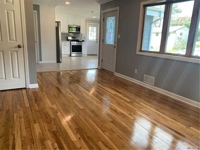 Building Photo - 22 Thrush Dr