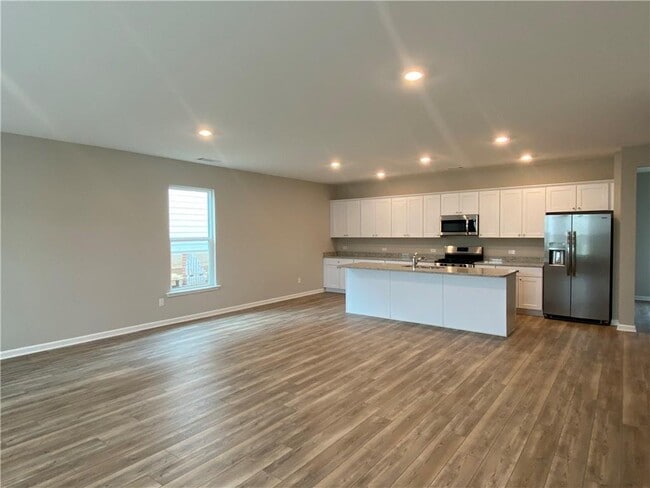 Building Photo - 4412 Grosbeak Dr