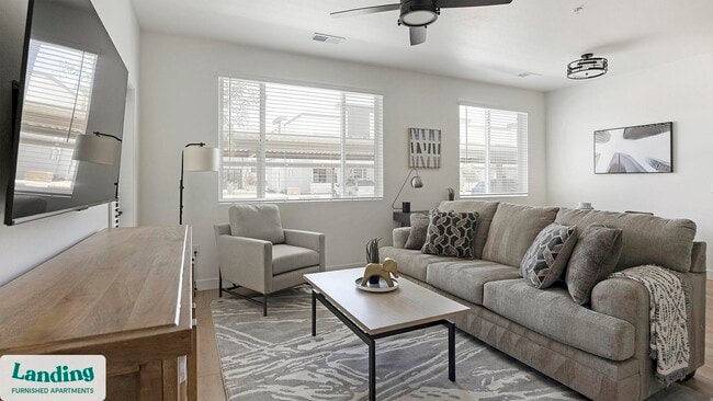 Foto del edificio - 255 N Camino Mercado