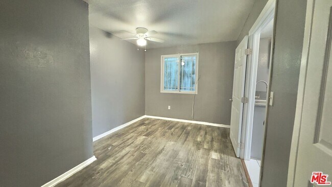 Foto del edificio - 4052 W 103rd St