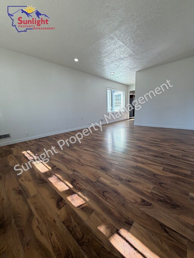 Foto del edificio - 2228 Maple St