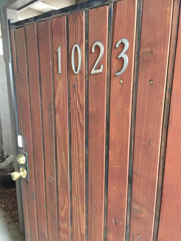 Foto del edificio - 1023 N 84th Pl