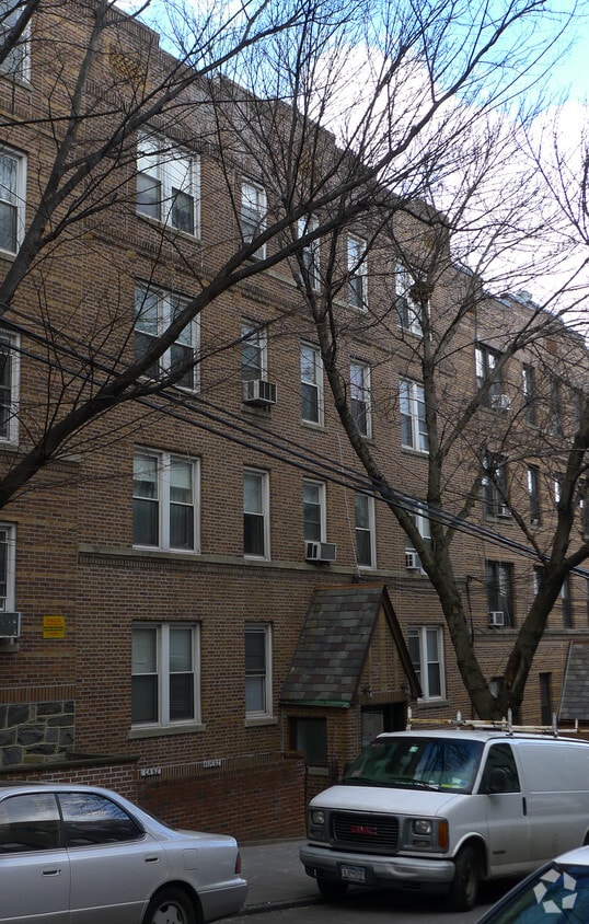 Primary Photo - 265 E 237th St