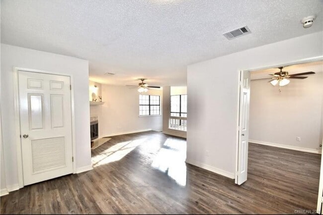 Building Photo - 3111 Airline Dr. #41